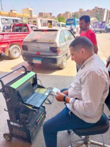 جهاز شئون البيئة بالشرقية يفحص عوادم السيارات لعدد 96 سيارة 
