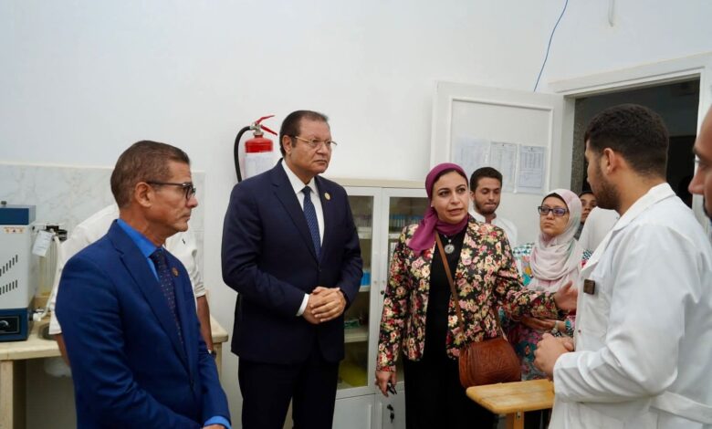 رئيس هيئة الاعتماد يتفقد مستشفيي رأس الحكمة والضبعة ودعم انطلاق المنظومة الجديدة بمطروح 1 رئيس هيئة الاعتماد يتفقد مستشفيي رأس الحكمة والضبعة ودعم انطلاق المنظومة الجديدة بمطروح