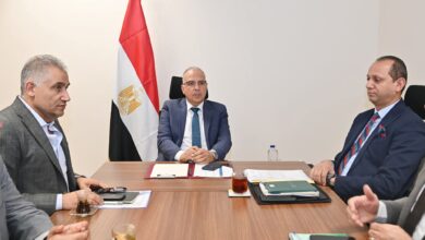 وزير الري يتابع أعمال إزالة الحشائش وإزالة التعديات على مجرى نهر النيل