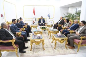 محافظ قنا يستقبل وفد الكنيسة الإنجيلية لبحث سبل التعاون المشترك وتعزيز الروابط المجتمعية