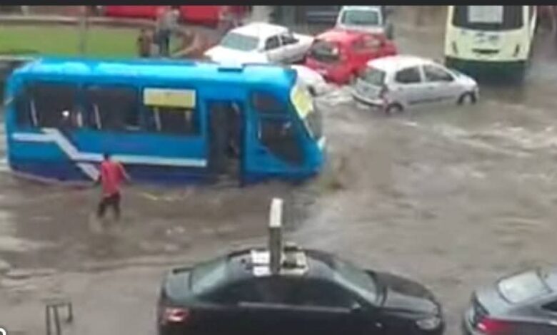 أمطار غزيرة ورياح قوية دون سابق إنذار تضرب القاهرة 1 أمطار غزيرة ورياح قوية دون سابق إنذار تضرب القاهرة