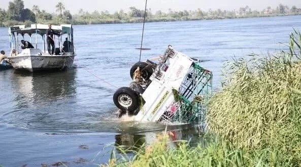تحليل مخدرات لسائق السيارة الساقطة من عبارة دشنا 1 تحليل مخدرات لسائق السيارة الساقطة من عبارة دشنا