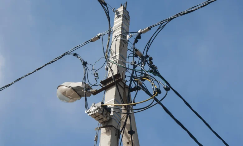 تواصل إصلاح عطل كابل كهرباء ساقية مكي بالجيزة وإعادة التيار تدريجياً