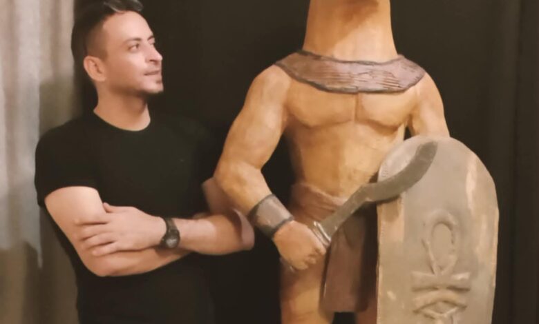 حورس يعود من الماضي.. تمثال يجسد روح الحماية الأبدية بأنامل أحمد رضا 1 حورس يعود من الماضي.. تمثال يجسد روح الحماية الأبدية بأنامل أحمد رضا