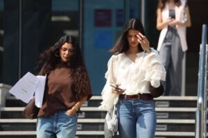 بداية مشوقة لحكاية "Just You" بطولة تارا عماد ضمن مسلسل "ما تراه، ليس كما يبدو"