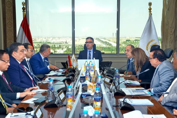وزير التموين والتجارة الداخلية يجتمع مع رؤساء مجالس إدارات شركات المضارب لمتابعة انتظام العمل