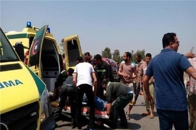 إصابة شخصين في تصادم سيارتين وموتوسيكل أمام قرية الجزيرية بقنا 1 إصابة شخصين في تصادم سيارتين وموتوسيكل أمام قرية الجزيرية بقنا