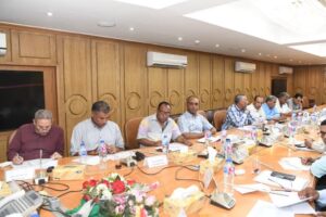 محافظ قنا يتابع موقف التقنين والتصالح ويوجه بسرعة إنهاء الطلبات قبل صدور اللائحة الجديدة