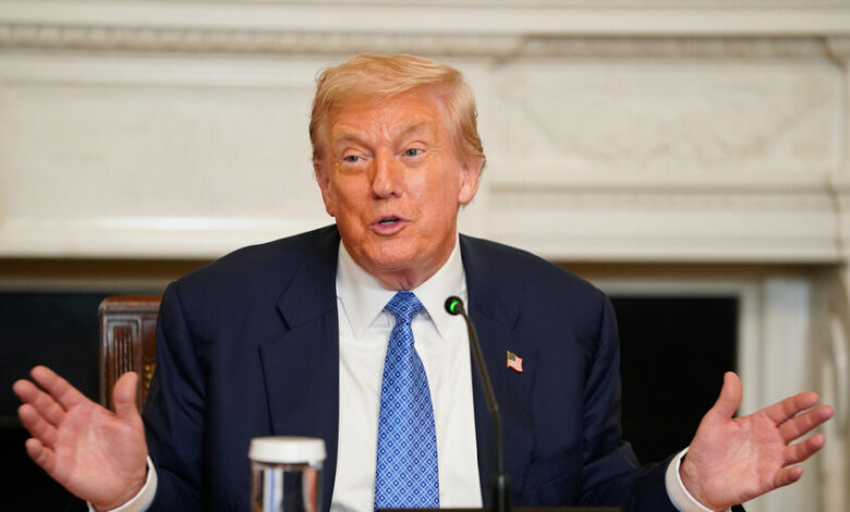 ترامب: لا أستبعد تقليص الوجود العسكري الأمريكي في أوروبا في إطار حل الأزمة الأوكرانية 1 ترامب: لا أستبعد تقليص الوجود العسكري الأمريكي في أوروبا في إطار حل الأزمة الأوكرانية