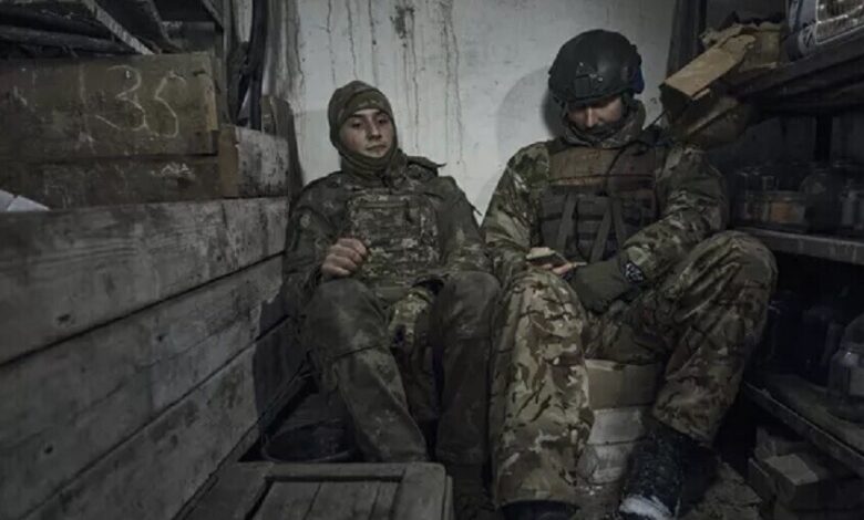 "رويترز": زيلينسكي رفض سحب قواته من الدونباس