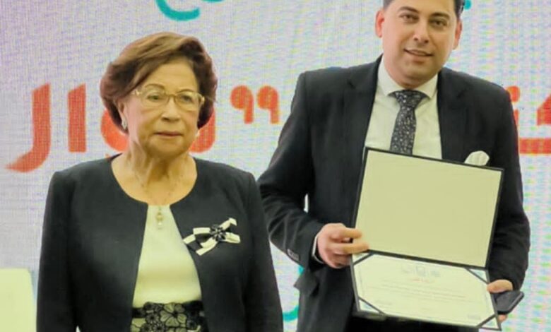 هاني الشيخ يشعل حفل تخرج "سكر البيوت" ويعلن تدريب 500 سيدة مع حياة كريمة 1 هاني الشيخ يشعل حفل تخرج "سكر البيوت" ويعلن تدريب 500 سيدة مع حياة كريمة