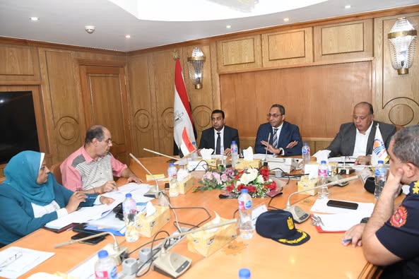 محافظ قنا يعقد اجتماعًا موسعًا لمتابعة تنفيذ مشروعات الخطة الاستثمارية وتعزيز جودة الخدمات 1 محافظ قنا يعقد اجتماعًا موسعًا لمتابعة تنفيذ مشروعات الخطة الاستثمارية وتعزيز جودة الخدمات