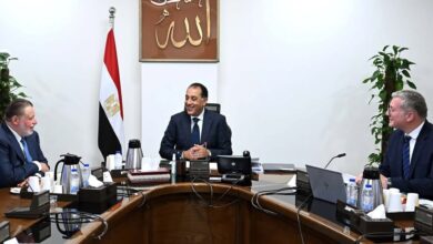 رئيس الوزراء يتابع جهود توفير المنتجات البترولية وموقف سداد مستحقات الشركاء الأجانب فى قطاع البترول