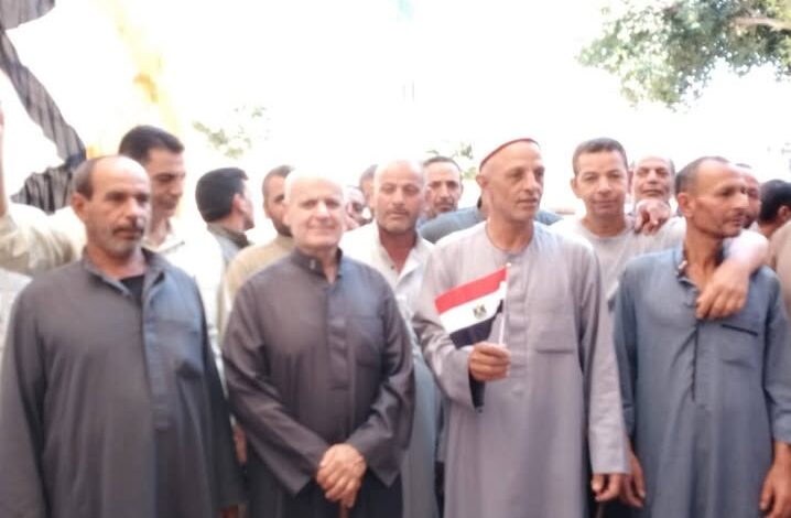 استمرار توافد المواطنين على اللجان الإنتخابية بالفترة المسائية