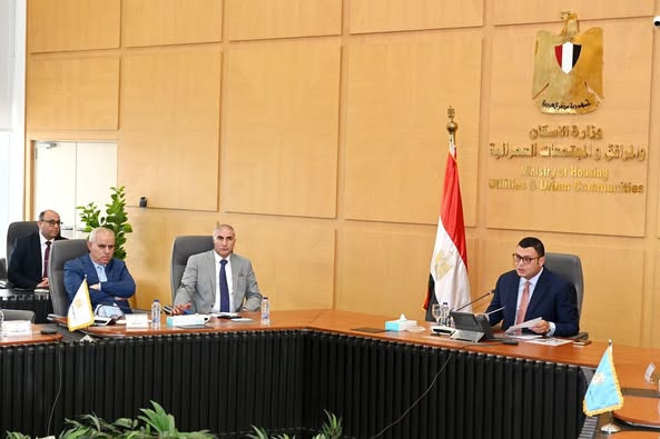 وزير الإسكان يترأس اجتماع متابعة تخصيص الوحدات السكنية للموظفين المنتقلين للعمل بالعاصمة الإدارية 1 وزير الإسكان يترأس اجتماع متابعة تخصيص الوحدات السكنية للموظفين المنتقلين للعمل بالعاصمة الإدارية