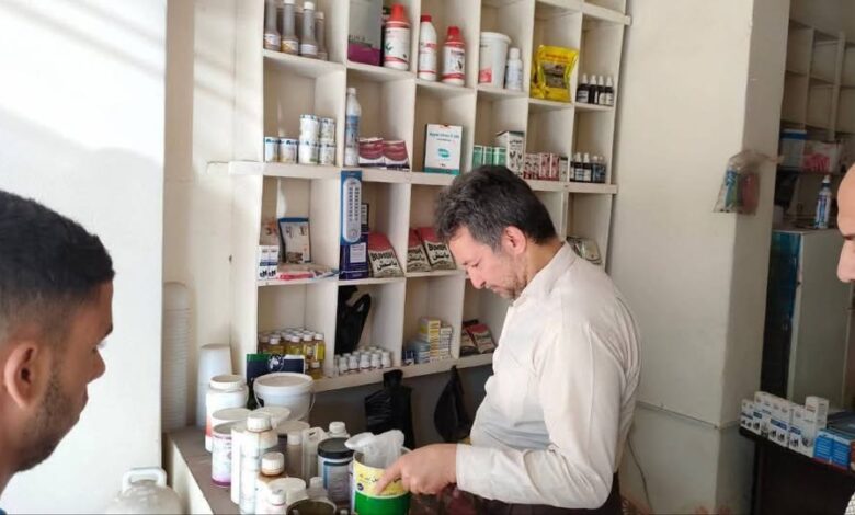 ضبط (٧٣١) عبوة ل (٤٨) صنف دواء مخالفة فى حملات تفتيشية على مراكز بيع الأدوية البيطرية بالحسينية 1 ضبط (٧٣١) عبوة ل (٤٨) صنف دواء مخالفة فى حملات تفتيشية على مراكز بيع الأدوية البيطرية بالحسينية