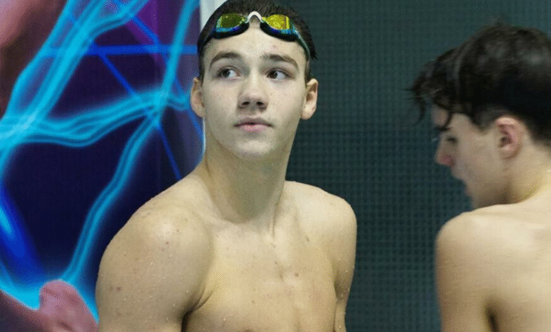 السباحون الروس يحققون رقما قياسيا عالميا جديدا في سباق التتابع ببطولة العالم للناشئين 1 السباحون الروس يحققون رقما قياسيا عالميا جديدا في سباق التتابع ببطولة العالم للناشئين