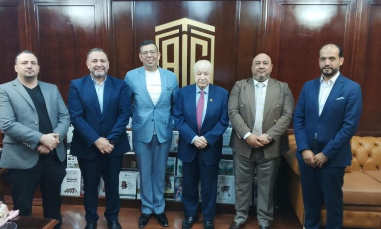 رئيس مجلس أمناء الشبكة العربية للإبداع والابتكار الدكتور طلال أبو غزالة يستقبل وفد الشبكة في عمّان