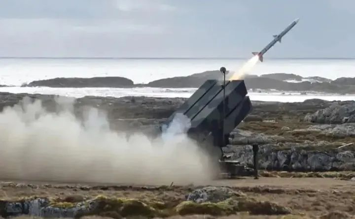 الدفاع الأمريكية توقع أكبر صفقة فى تاريخ صواريخ AIM-120 بقيمة 3.5 مليار دولار لمصر 1 الدفاع الأمريكية توقع أكبر صفقة فى تاريخ صواريخ AIM-120 بقيمة 3.5 مليار دولار لمصر