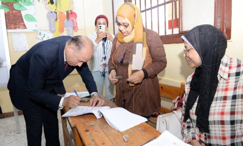 رئيس جامعة المنصورة يُدلي بصوته في انتخابات مجلس الشيوخ 2025 1 رئيس جامعة المنصورة يُدلي بصوته في انتخابات مجلس الشيوخ 2025