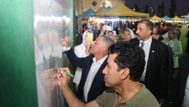 محافظ الإسماعيلية يتفقد بازارًا لعرض كافة أنواع المانجو الإسماعيلاوى بالقرية الأوليمبية