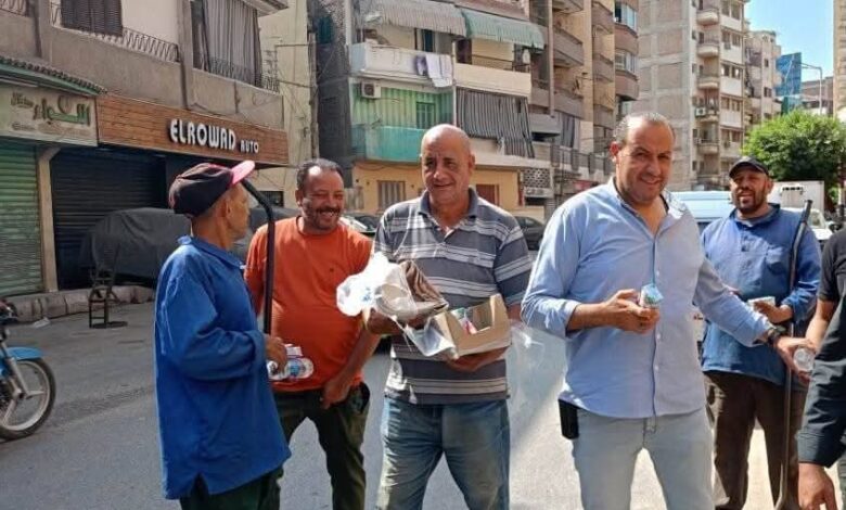 محافظة الشرقية يكلف رؤساء المراكز بتوفير "مياه باردة" لعمال النظافة تزامنًا مع إرتفاع درجات الحرارة 