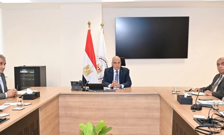 وزير الري يتابع موقف عدد من المشروعات التنموية في سيناء والدلتا الجديدة وسيوة 1 وزير الري يتابع موقف عدد من المشروعات التنموية في سيناء والدلتا الجديدة وسيوة