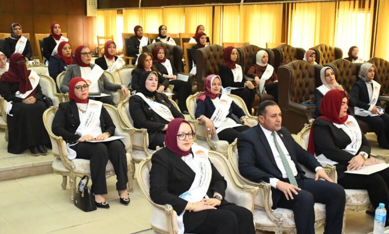 محافظ الفيوم يسلم شهادات اجتياز برنامج "المرأة تقود فى المحافظات" للمتدربات 1 محافظ الفيوم يسلم شهادات اجتياز برنامج "المرأة تقود فى المحافظات" للمتدربات