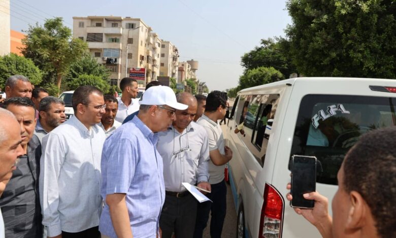 محافظ المنيا يتفقد الموقف الجديد ويدشن منظومة نقل مطورة تضم 169 ميكروباصًا 1 محافظ المنيا يتفقد الموقف الجديد ويدشن منظومة نقل مطورة تضم 169 ميكروباصًا