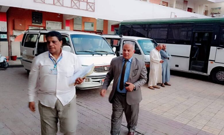 وكيل وزارة التربية والتعليم بالفيوم يتابع مركز توزيع أسئلة الثانوية العامة "الدور الثاني" اليوم الأول 