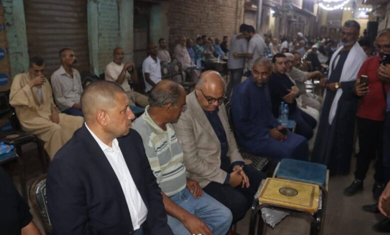 محافظ القليوبية يعزي أسر ضحايا حريق القناطر ويوجه بتعويضات عاجلة