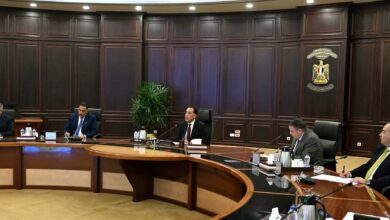 رئيس الوزراء يترأس اجتماع مجلس المحافظين 2 رئيس الوزراء يترأس اجتماع مجلس المحافظين