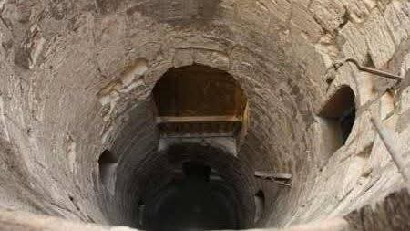 مصرع شخصين أثناء التنقيب عن الآثار داخل مزرعة بأسيوط 1 مصرع شخصين أثناء التنقيب عن الآثار داخل مزرعة بأسيوط