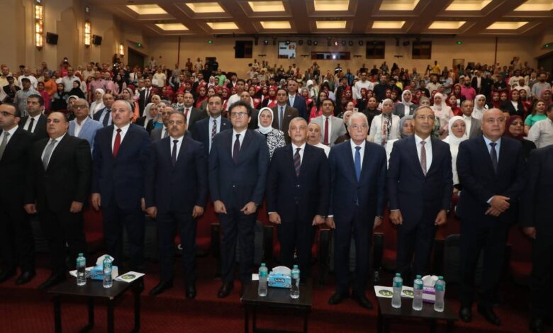 محافظ الشرقية يشهد فعاليات افتتاح ملتقى السمسمية القومي الثالث بالإسماعيلية 