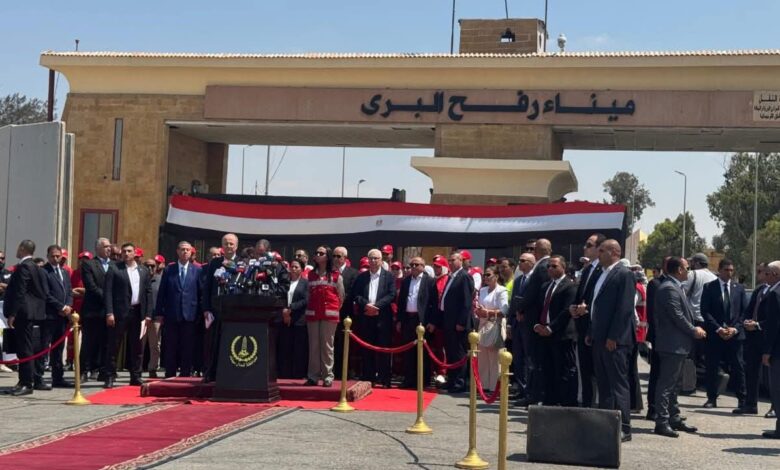 رئيس الوزراء الفلسطيني يلقي كلم بالمؤتمر الصحفي من معبر رفح البري 1 رئيس الوزراء الفلسطيني يلقي كلم بالمؤتمر الصحفي من معبر رفح البري