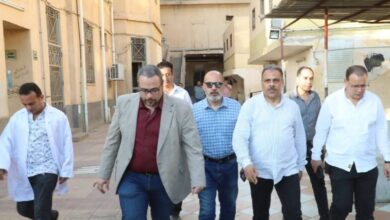 محافظ الشرقية يزور مصابي حادث إنهيار عقار شارع مولد النبي بمستشفيات الزقازيق