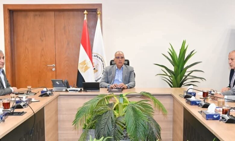 وزير الري يتابع الموقف التحصيلي لمستحقات الوزارة المالية 