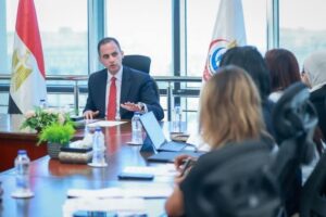 نائب وزير الصحة يناقش مع المعهد العربي لإعداد القيادات تعزيز وتطوير منظومة تدريب الكوادر البشرية في القطاع الصحي