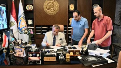 محافظ جنوب سيناء يصدق على عدد من عقود تقنين لوضع يد سكني بمدينة دهب 