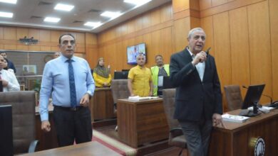 محافظ الغربية يتابع من مركز سيطرة الشبكة الوطنية للطوارئ والسلامة العامة