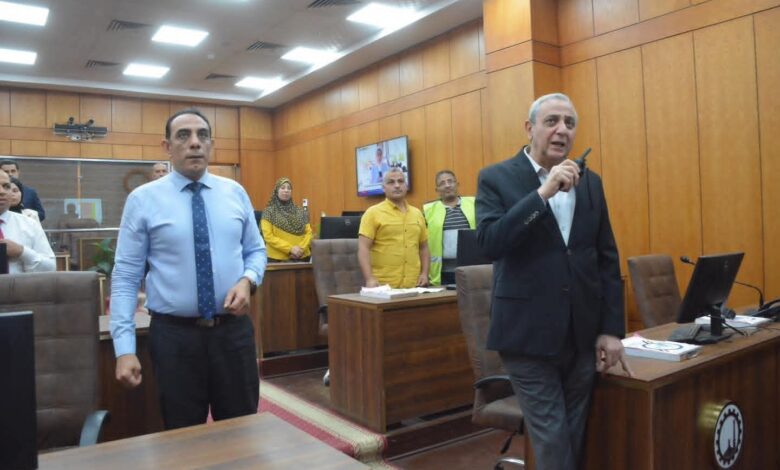 محافظ الغربية يتابع من مركز سيطرة الشبكة الوطنية للطوارئ والسلامة العامة 1 محافظ الغربية يتابع من مركز سيطرة الشبكة الوطنية للطوارئ والسلامة العامة