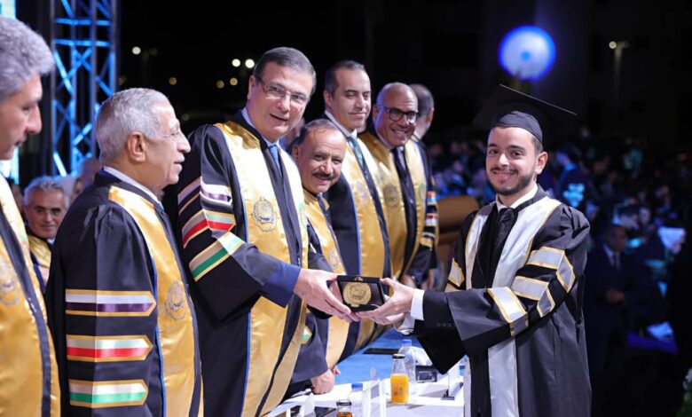 وزير الزراعة يشهد حفل تخرج دفعة جديدة من خريجي الأكاديمية العربية للعلوم والنقل البحري بالعلمين