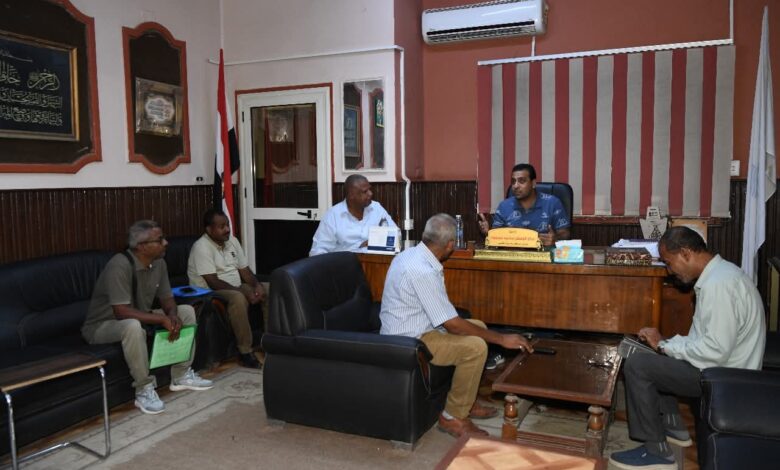 نائب محافظ قنا يتفقد المراكز التكنولوجية بقوص ونقادة ويتابع ملف تقنين أراضي الدولة