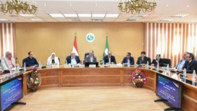 محافظ الشرقية يعقد اجتماعا لمناقشة الإجراءات الإستباقية لمجابهة نوبات تلوث الهواء