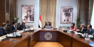 رئيس الوزراء يلتقي مسئولي شركة "سيمنز" الألمانية لبحث سُبل تعزيز التعاون المشترك