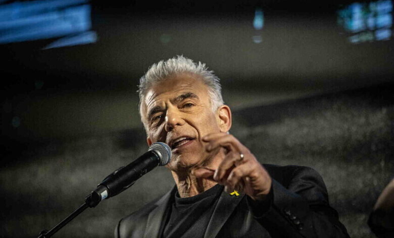 لابيد: إسرائيل تنهار وتعيش عزلة دولية