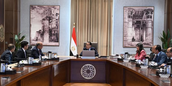 رئيس الوزراء يلتقي مسئولي شركة "سيمنز" الألمانية لبحث سُبل تعزيز التعاون المشترك
