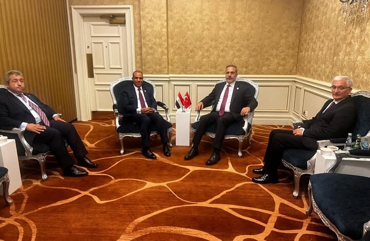 وزير الخارجية يلتقي نظيره التركي على هامش الاجتماع الوزاري التحضيري للقمة العربية الإسلامية بالدوحة