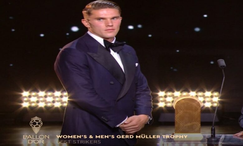 فيكتور جيوكيريس يفوز بجائزة أفضل هداف في العالم بحفل الكرة الذهبية 2025 1 فيكتور جيوكيريس يفوز بجائزة أفضل هداف في العالم بحفل الكرة الذهبية 2025