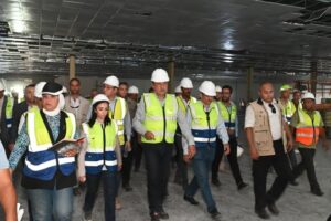 وزير قطاع الأعمال العام يتابع تقدم العمل بمشروع مجمع المصانع الجديدة 